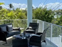 Summer Specials! 5 Bedrm,5 Bath, Elevator, Dock, Private Pool, Walk to Beach! - de charme