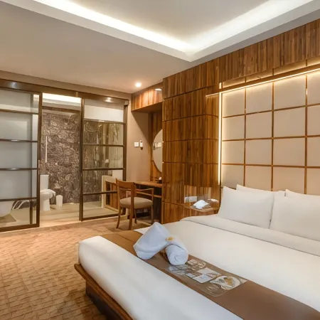 Royal Regantris Cendana