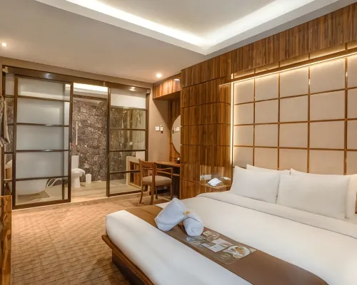 Royal Regantris Cendana Hotels near Tunjungan Mall
