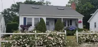 Adorable Cottage, Short Walk to Scarborough Beach. - 2-Star