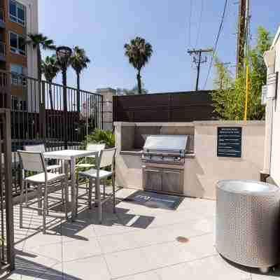 Resort-Style Condo Near Disney Others