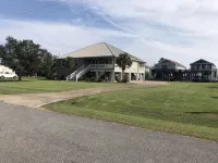 200 feet on the water with boat house!!! - 3 estrellas