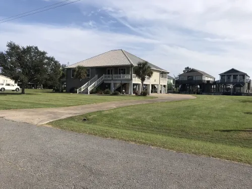 200 feet on the water with boat house!!!