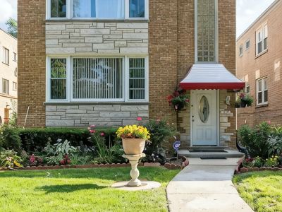 Cozy Private & Spacious 6-bedroom Duplex with Parking in charming Evanston