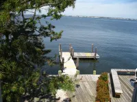 Gorgeous Waterfront Home with Spectacular Views! Book Your Getaway Now! - واي فاي