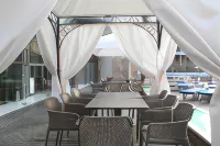 Smartline Meridian Hotel - Airport Shuttle