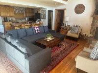 Clean and Cozy 4 Bedroom/4 Bath Cabin in Beautiful Branson West, Relaxing Vaca! - Chalets
