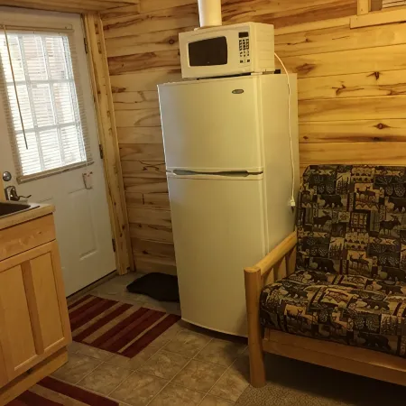 Montana's Yellowstone Bear Den- Small/Simple Efficiency Apartment