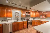 Escape to Your Mountain Retreat, Minutes from Buffalo Point, Pet Friendly - 3-Star