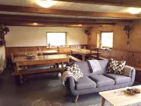 Spacious family inn surrounded by nature - Homestays