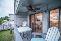 Oceanfront condo in gated complex w/ pool, tennis, beach & amazing sunsets! - 4-Star