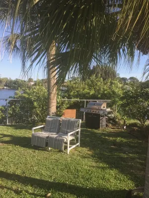 Perfect getaway! Newly remodeled waterfront suite.