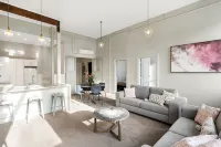 Four Bedrooms Over Looking Queens Gardens - Apartments