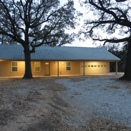 Gorgeous 2 Bed 2 Bath House on 3 Acres on Hwy 82