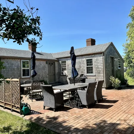 Charming Historic Downtown Cottage