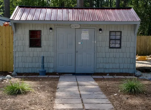 Water access tiny cabin, kayaks, dock, fire pit, gazebo, grill, fishing, boating