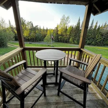 Escape to the Woods! Farmhouse on 10 Acres -Great Wifi, Big Kitchen. Book IT!