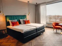 Van der Valk Hotel Schiedam - Kolam Renang