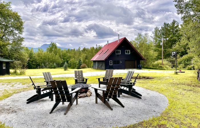 Stay near Jay Peak at your own private cabin with 18 brookside acres!
