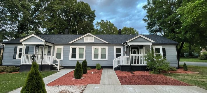 Dazzling Downtown Duplex(entire duplex) close to Elon University Hotels in Alamance County