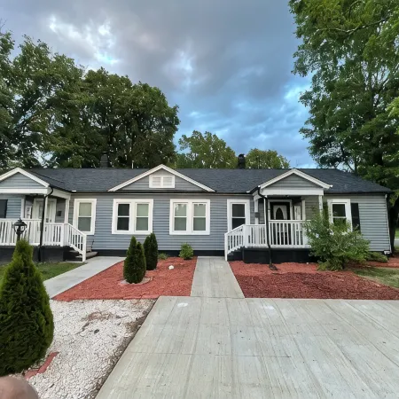 Dazzling Downtown Duplex(entire duplex) close to Elon University