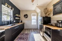 Cali Coast * Small home in quiet neighborhood - chambre d’hôtes
