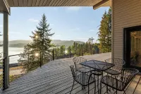 Lakeview Retreat – Spacious 6,000 Sq Ft Home on 21 Acres - balcony