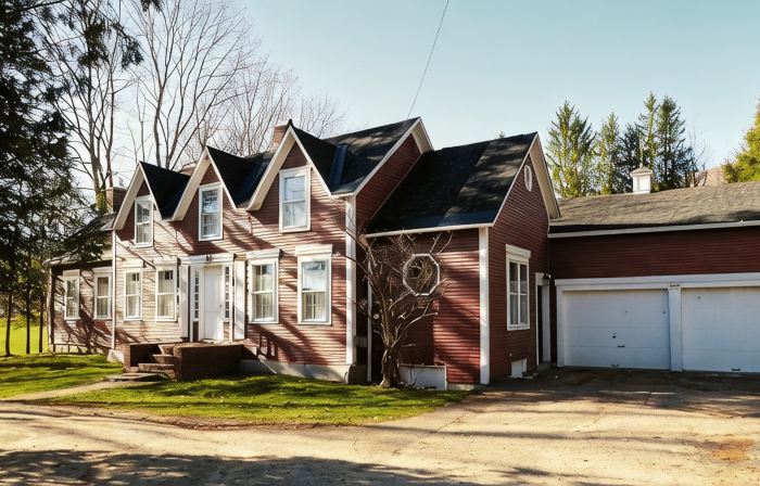 Charming and Spacious 5Br Located in the Heart of Waitsfield. Close to Amenities