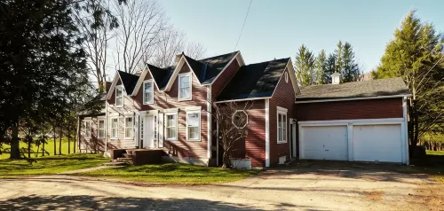 Charming and Spacious 5Br Located in the Heart of Waitsfield. Close to Amenities - Wifi