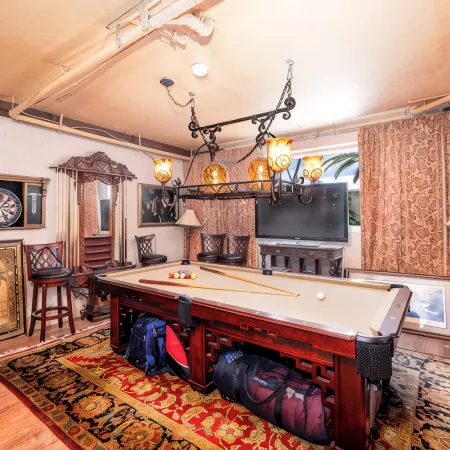 Sleeps 10 - Private house with 110’ of Deep Water Dockage, Pool, Hot Tub & more!