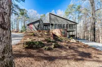 Tranquil, Peaceful Riverhouse in Monroe GA; Close to Athens!