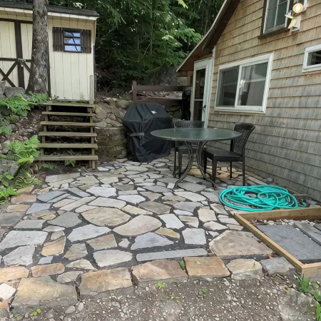 Ultimate couples getaway! Quiet and private Lakeside Cottage in the Adirondacks