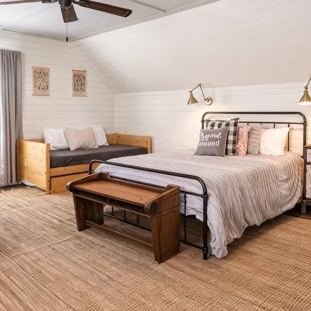 Quaint Carriage House - Minutes from Senoia and Trilith Studios.
