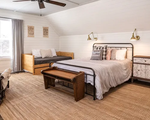 Quaint Carriage House - Minutes from Senoia and Trilith Studios. Hotels in Fayette County