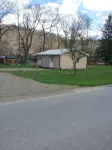 River Bungalow in lovely Dunn's Eddy, Youngsville with AC, WiFi & Fire ring. - 3-Star
