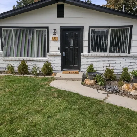 Adorable 3 Bedroom/1 Bath In Town Nampa Idaho. Arcade room!