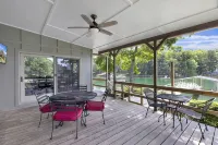 No Steps, Game Room, Canoe & Kayaks, Dock, All Paved Roads! 10 Min to 2 Marinas! - petit déjeuner