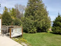 Enjoy a relaxing vacation on a lake (1 Bedroom (sleeps 4) )
