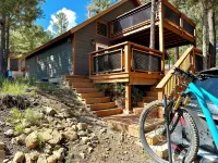 Modern Mountain Cabin with AC, Beautiful Views. 3 Min to Midtown.