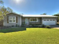4BDRM W/Private Pool & Hot Tub - Walk to Town Square, Minutes to Wineries!