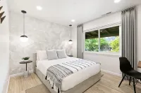 @ Marbella Lane - 3BR Designer Near Valley Fair - Homestays