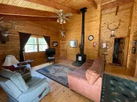 Swiss Drive Cabin  5 Miles to Lake Pactola! WiFi! - 3성급