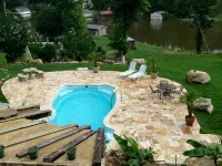 Guntersville  Lakefront Home. Pool & Boathouse. Pontoon boat & jet skis rentals - Family