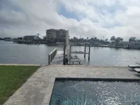 Hidden Gem! Treasure Island Waterfront 2/2 with a pool and dock! - maisons de vacances
