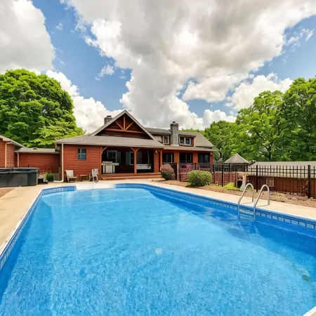 Come relax in a family friendly cabin w/ great amenities and a lake nearby!