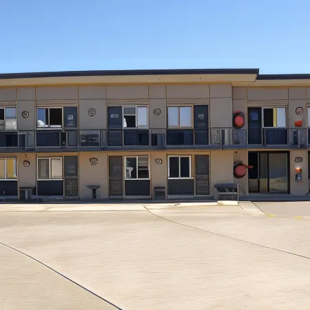 Commercial Hotel Motel Lithgow Отели в г. Литго