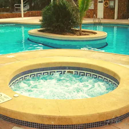 Camping & Bungalow Cueva Negra