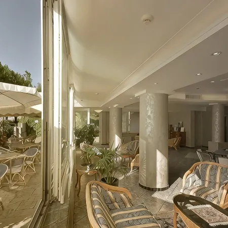 Dasamo Hotel - Dada Hotels Отели рядом с достопримечательностью «Визербелла»