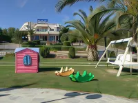 Almira Mare โรงแรมในคัลซีส