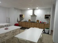 Albergue O Trisquel - Hostels